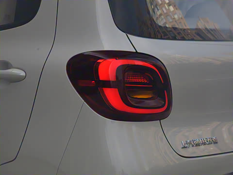 2025款 四门版 臻享+款 2025款 四门版 臻享+款