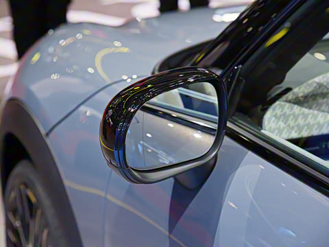 2025款 2.0T COOPER S CABRIO 白日星尘限定配色 2025款 2.0T COOPER S CABRIO 白日星尘限定配色