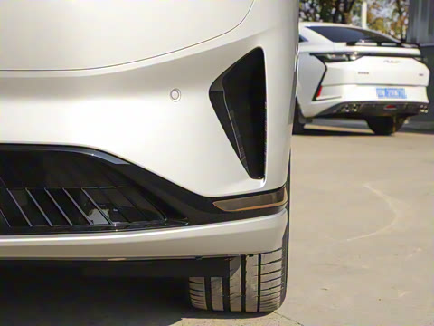 2025款 636Max纯电版 5座 2025款 636Max纯电版 5座