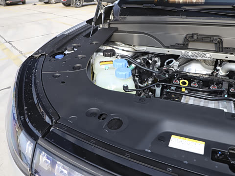 2025款 210Max增程版 5座 2025款 210Max增程版 5座