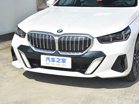 2024款 530Li 领先型 M运动套装 2024款 530Li 领先型 M运动套装