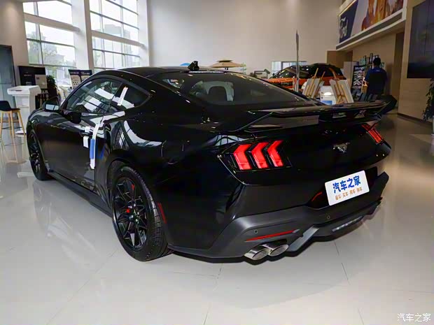 福特(进口) Mustang 2024款 2.3T EcoBoost 硬顶性能版 福特(进口) Mustang 2024款 2.3T EcoBoost 硬顶性能版
