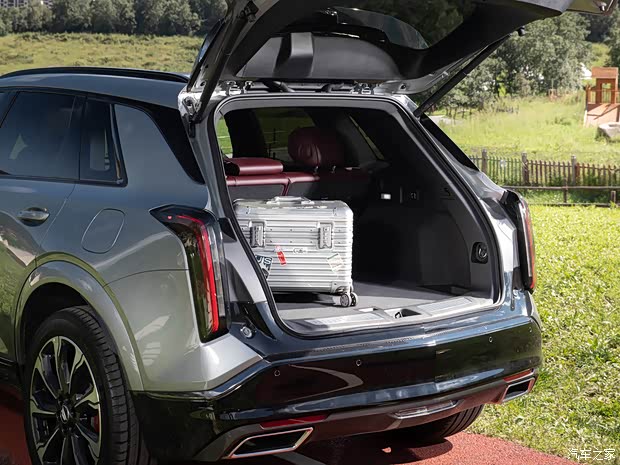 上汽通用凱迪拉克 凱迪拉克XT5 2025款 2.0T 四驅(qū)尊貴型