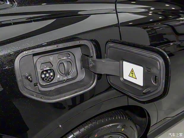 岚图汽车 岚图知音 2024款 长续航超充版 岚图汽车 岚图知音 2024款 长续航超充版