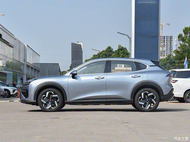 上汽通用五菱 寶駿云海 2024款 140km 插混版