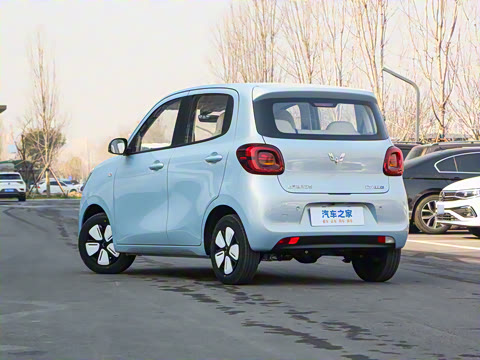 2025款 四门版 臻享款 2025款 四门版 臻享款