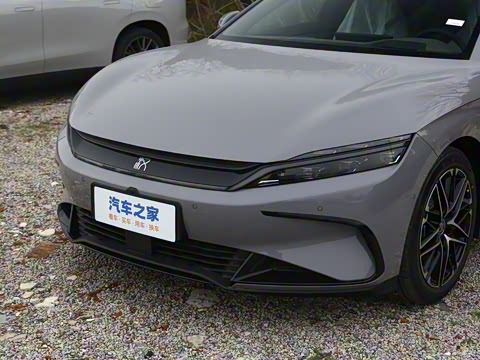 2025款 EV 智驾版 701KM尊荣型 2025款 EV 智驾版 701KM尊荣型