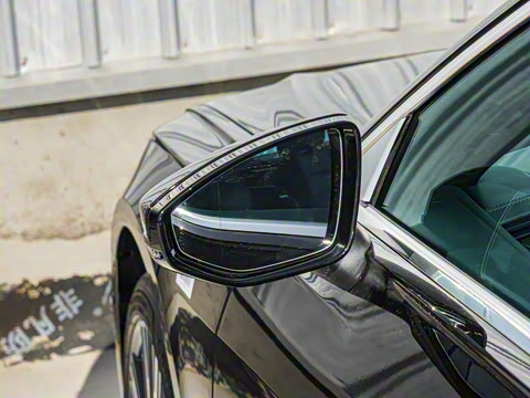 2025款 45 TFSI quattro 臻选动感型 2025款 45 TFSI quattro 臻选动感型