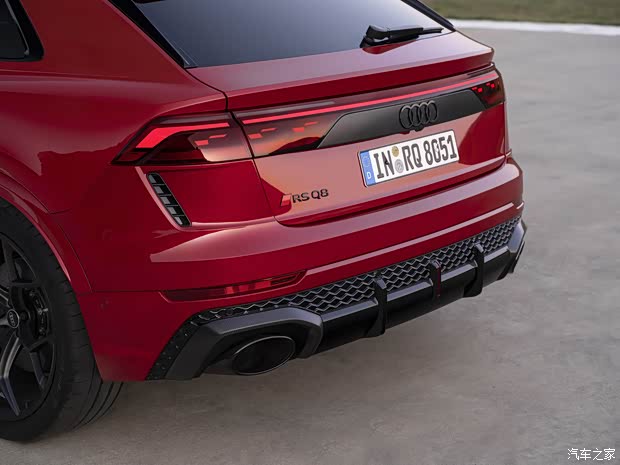 Audi Sport 奥迪RS Q8 2024款 RS Q8 Performance 欧洲版