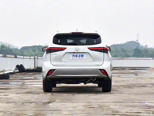 廣汽豐田 漢蘭達(dá) 2024款 2.5L智能電混雙擎四驅(qū)尊貴版 7座