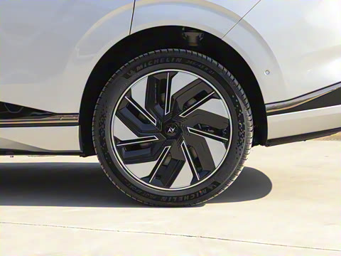 2025款 636Ultra智驾版 5座 2025款 636Ultra智驾版 5座