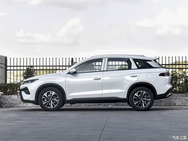 比亚迪 宋Pro新能源 2025款 DM-i 115KM超越型 比亚迪 宋Pro新能源 2025款 DM-i 115KM超越型