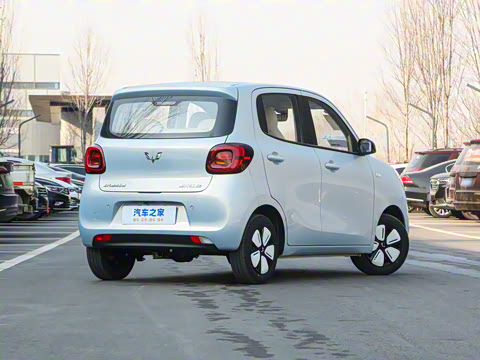 2025款 四门版 臻享款 2025款 四门版 臻享款