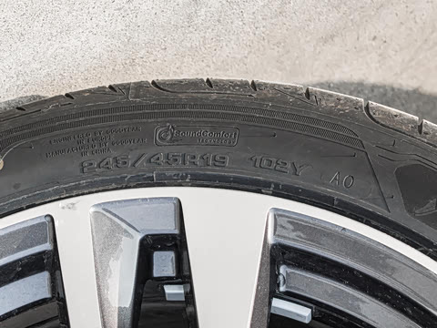 2025款 40 TFSI 豪华动感型 2025款 40 TFSI 豪华动感型