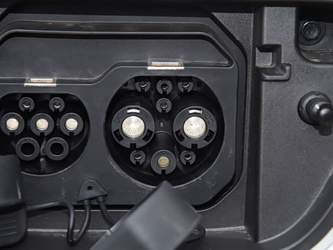 2025款 四门版 臻享+款 2025款 四门版 臻享+款