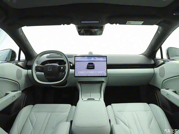 极氪 极氪007 2025款 长续航四驱智驾版 100kWh 极氪 极氪007 2025款 长续航四驱智驾版 100kWh