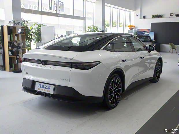 北汽新能源 极狐 阿尔法S5 2024款 560MAX 185kW