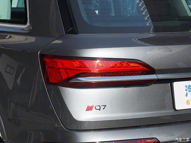 奥迪(进口) 奥迪Q7 2024款 45 TFSI quattro S line运动型 奥迪(进口) 奥迪Q7 2024款 45 TFSI quattro S line运动型