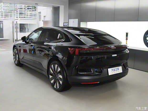 Polestar Polestar 4 2024款 雙電機(jī)長續(xù)航PLUS  雙星互聯(lián)版