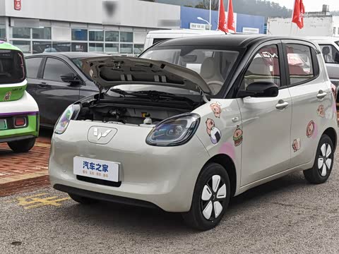 2025款 四门版 臻享+款 2025款 四门版 臻享+款