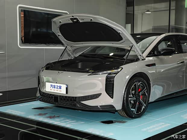 一汽红旗 红旗EH7 2024款 640 Pro+ 四驱版 一汽红旗 红旗EH7 2024款 640 Pro+ 四驱版