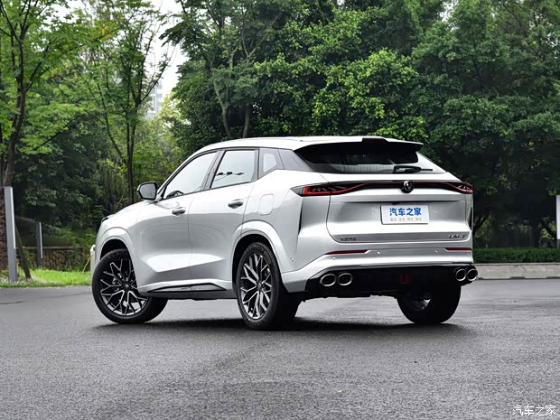 长安汽车 长安UNI-Z 2025款 1.5T 尊贵型 长安汽车 长安UNI-Z 2025款 1.5T 尊贵型