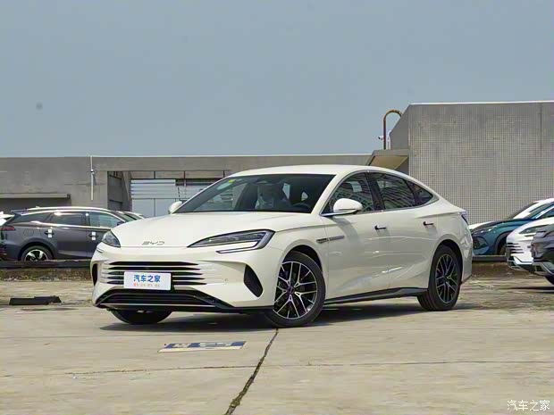 比亞迪 海豹07 DM-i 2025款 DM-i 1.5L 125km 精英型