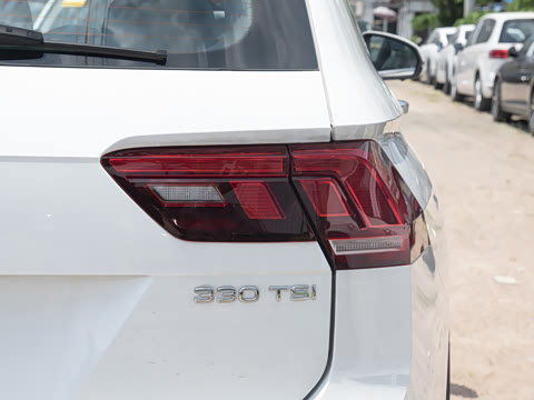 2024款 出众款 330TSI 自动两驱R-Line龙耀版 2024款 出众款 330TSI 自动两驱R-Line龙耀版