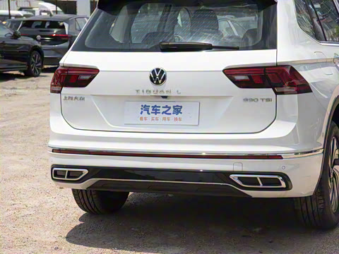 2024款 出众款 330TSI 自动两驱R-Line龙耀版 2024款 出众款 330TSI 自动两驱R-Line龙耀版