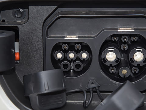 2025款 四门版 臻享+款 2025款 四门版 臻享+款