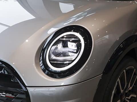2025款 2.0T COOPER S 赛车手 三门版 2025款 2.0T COOPER S 赛车手 三门版