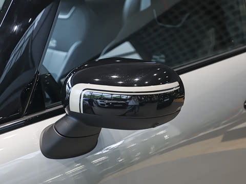 2025款 2.0T COOPER S 赛车手 三门版 2025款 2.0T COOPER S 赛车手 三门版