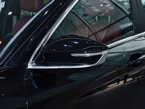 2026款 冠军版 1.5T DCT豪华+ 7座 2026款 冠军版 1.5T DCT豪华+ 7座