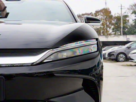 2025款 EV 智驾版 635KM激光雷达旗舰型 2025款 EV 智驾版 635KM激光雷达旗舰型