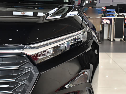 2026款 全球30年荣耀款 240TURBO 两驱锋尚7座版 2026款 全球30年荣耀款 240TURBO 两驱锋尚7座版