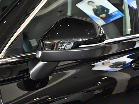 2026款 全球30年荣耀款 240TURBO 两驱锋尚7座版 2026款 全球30年荣耀款 240TURBO 两驱锋尚7座版