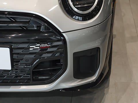 2025款 2.0T COOPER S 赛车手 三门版 2025款 2.0T COOPER S 赛车手 三门版