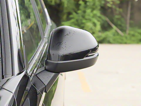 2026款 全球30年荣耀款 240TURBO 两驱锋尚5座版 2026款 全球30年荣耀款 240TURBO 两驱锋尚5座版