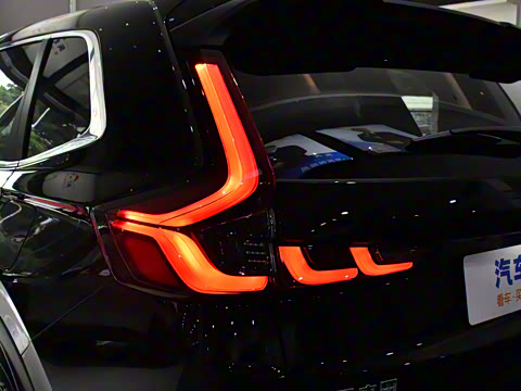 2026款 全球30年荣耀款 240TURBO 两驱锋尚7座版 2026款 全球30年荣耀款 240TURBO 两驱锋尚7座版