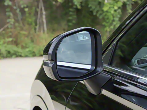 2026款 全球30年荣耀款 2.0L e:HEV 四驱智逸版 2026款 全球30年荣耀款 2.0L e:HEV 四驱智逸版