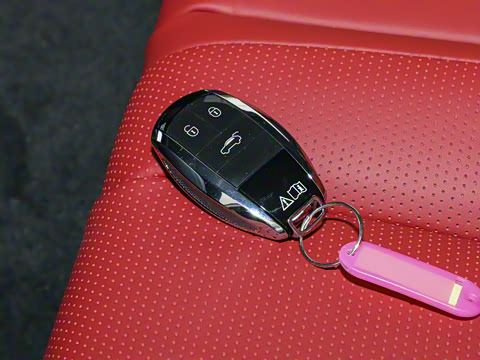 2024款 4.0T V8 雅度版 2024款 4.0T V8 雅度版