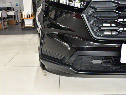 2026款 全球30年荣耀款 240TURBO 两驱锋尚7座版 2026款 全球30年荣耀款 240TURBO 两驱锋尚7座版