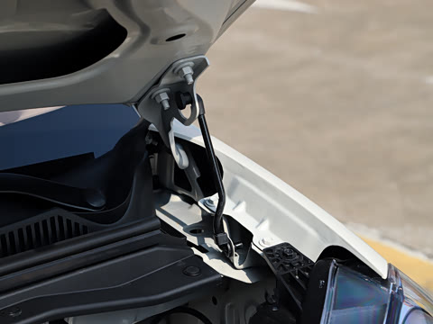 2025款 四门版 301km 臻享+款 2025款 四门版 301km 臻享+款