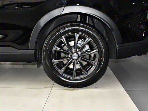 2026款 全球30年荣耀款 240TURBO 两驱锋尚7座版 2026款 全球30年荣耀款 240TURBO 两驱锋尚7座版