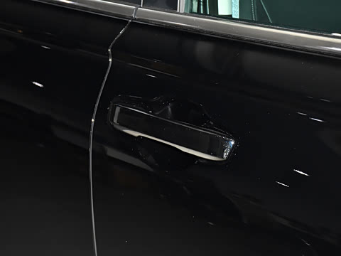 2026款 全球30年荣耀款 240TURBO 两驱锋尚7座版 2026款 全球30年荣耀款 240TURBO 两驱锋尚7座版