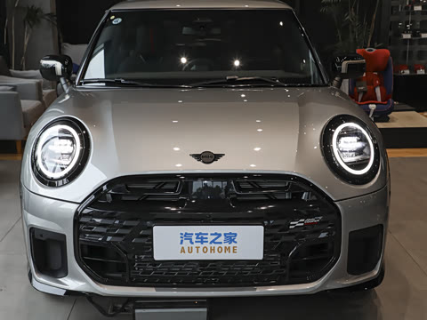 2025款 2.0T COOPER S 赛车手 三门版 2025款 2.0T COOPER S 赛车手 三门版