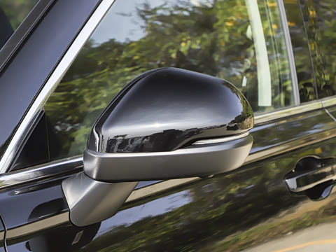 2026款 全球30年荣耀款 2.0L e:HEV 两驱智臻版 2026款 全球30年荣耀款 2.0L e:HEV 两驱智臻版