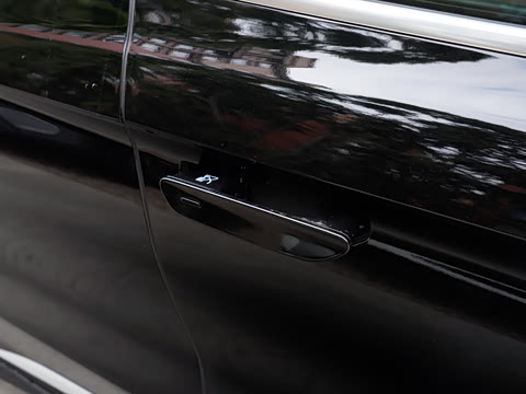 2025款 EV 智驾版 635KM激光雷达旗舰型 2025款 EV 智驾版 635KM激光雷达旗舰型