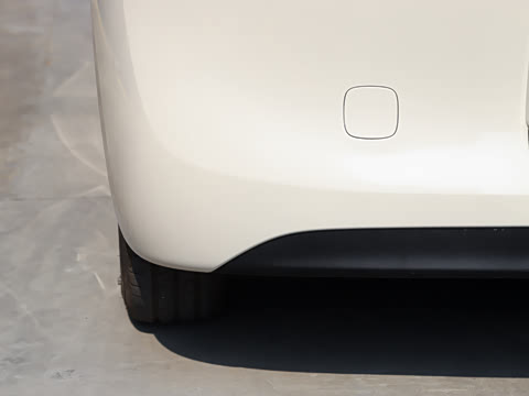 2025款 四门版 301km 臻享+款 2025款 四门版 301km 臻享+款