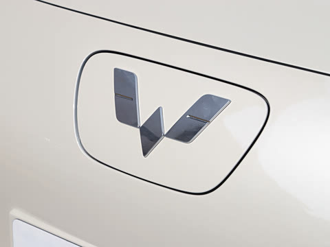 2025款 四门版 301km 臻享+款 2025款 四门版 301km 臻享+款